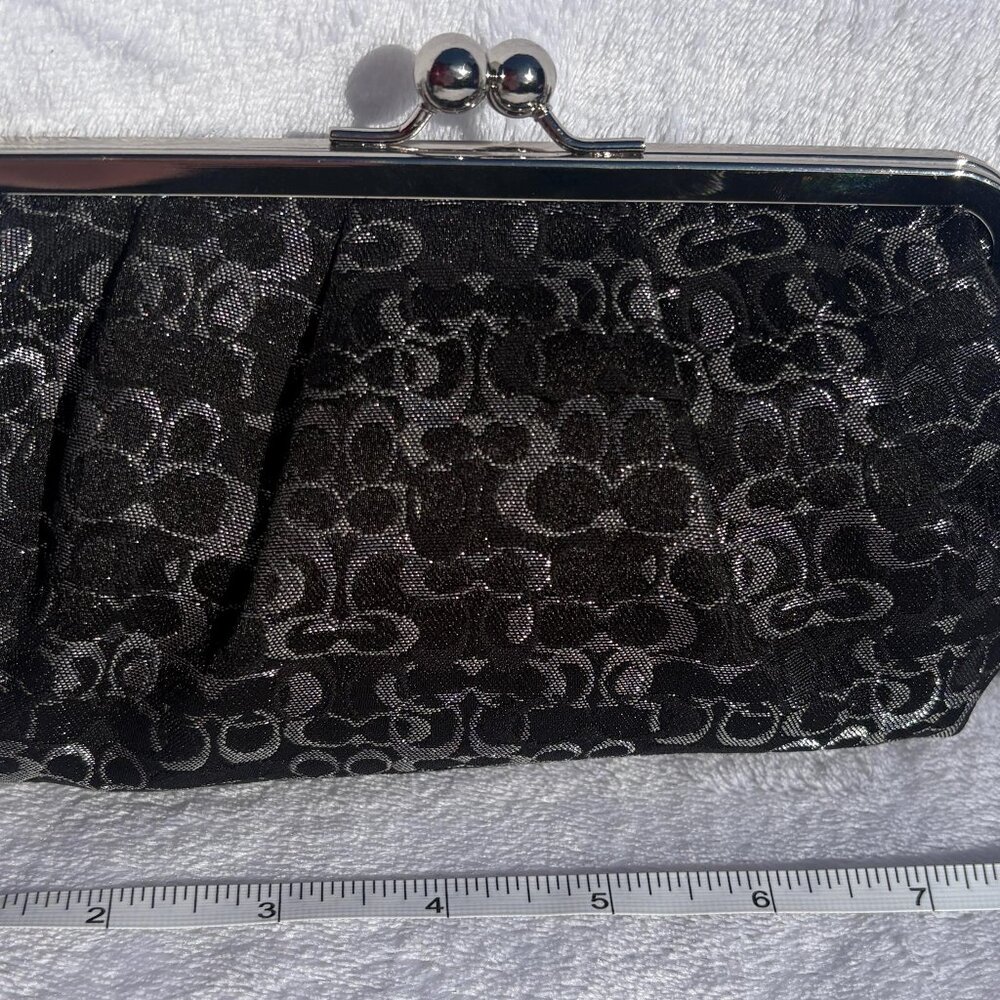 Coach Optic Signature Kisslock Clutch in Lurex Silver Jaquard